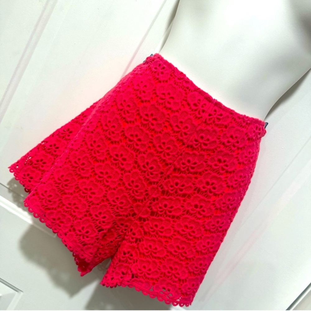 Jenifer Lopez Women's Pink Lace Shorts